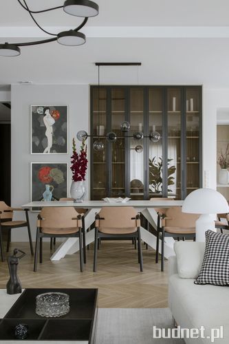 Proj. MIKOŁAJSKAstudio, fot, Jassen Hristov,  salon, Klasyka i kontrasty w eleganckim apartamencie